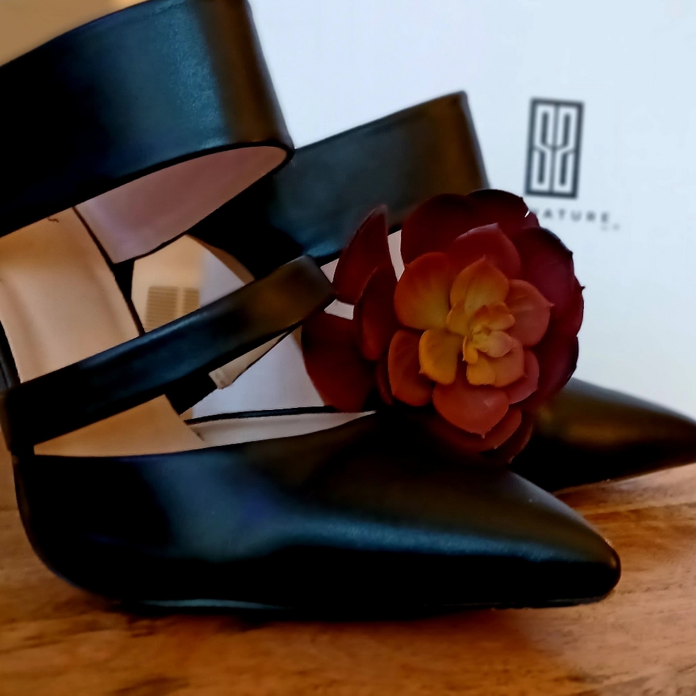 SS By Signature* BLACK SLIDE IN STILETTO